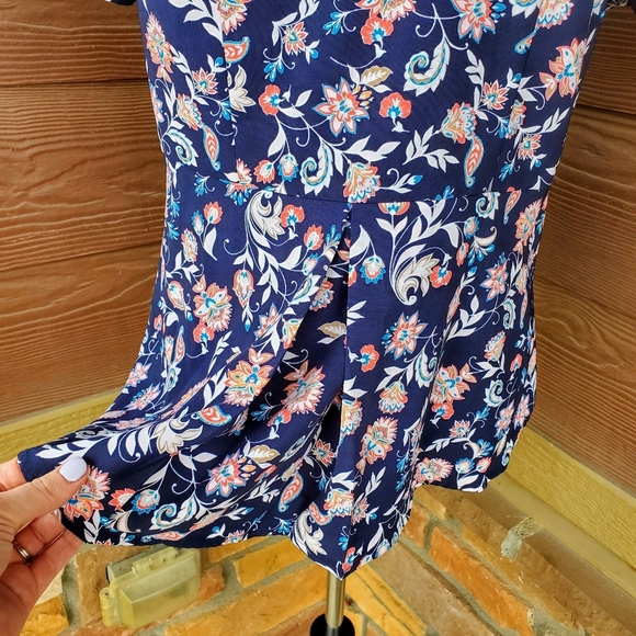 Dana Buchman Floral Short Sleeve Button Down Shirt Women's Size Medium NWOT - Picture 9 of 16